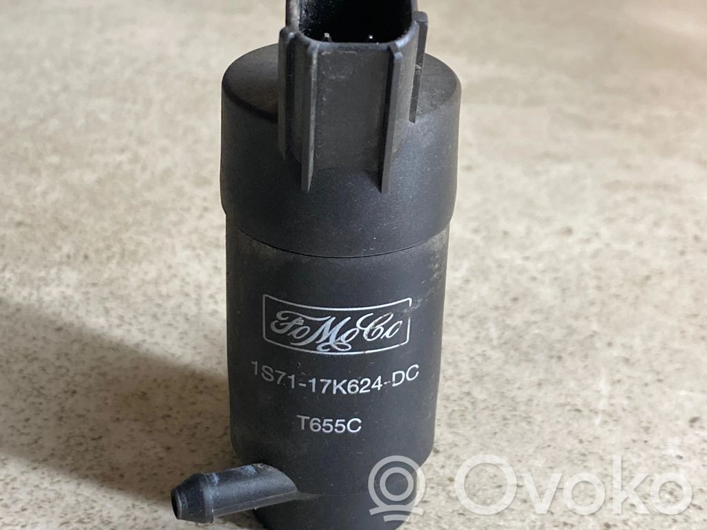 Volvo S40 Windscreen/windshield washer pump 