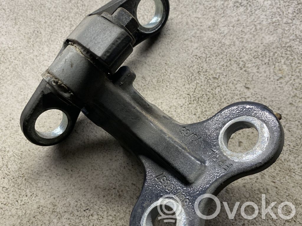 Volvo V50 Front door upper hinge 