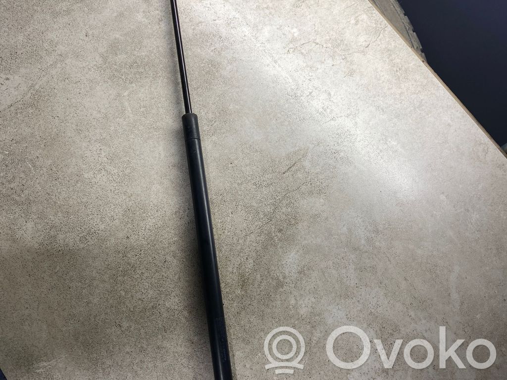 Volvo V50 Dzinēja pārsega amortizators 