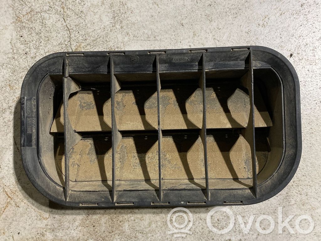 Ford Galaxy Quarter panel pressure vent 