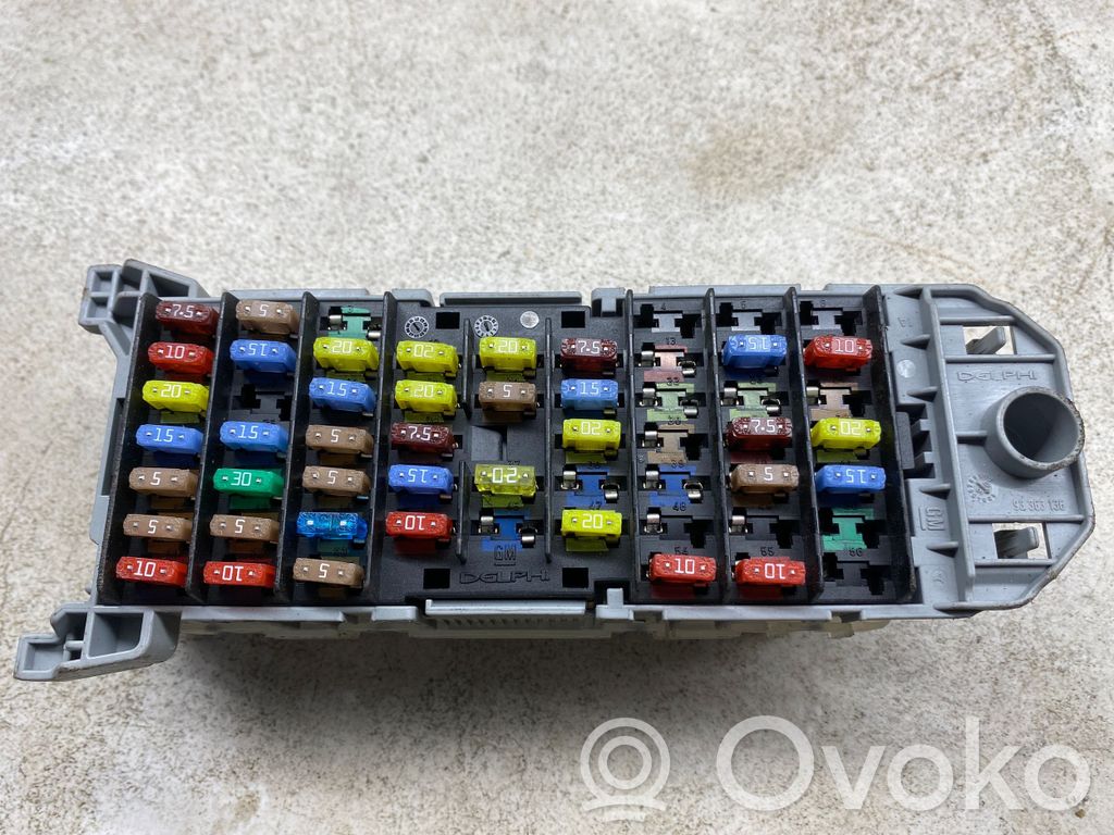 Opel Meriva A Módulo de fusible 