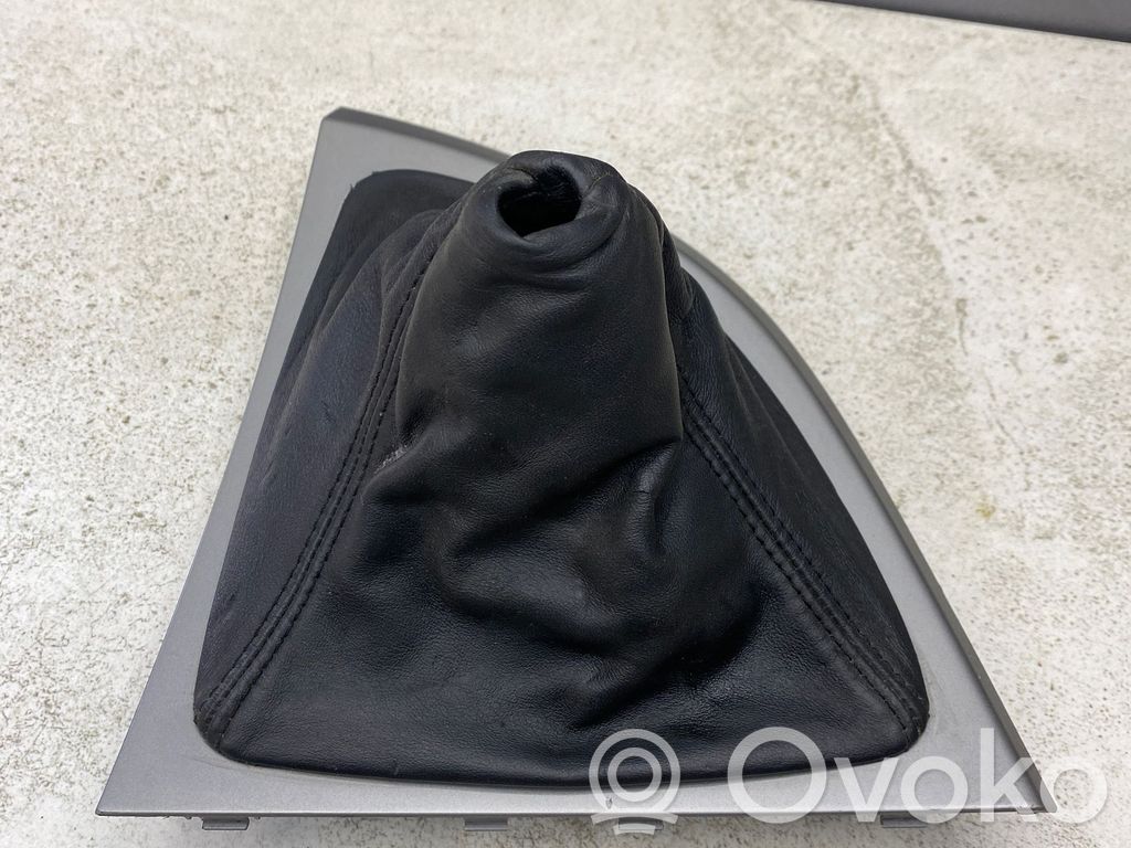 BMW 1 E81 E87 Revêtement pommeau de levier de vitesses cuir 