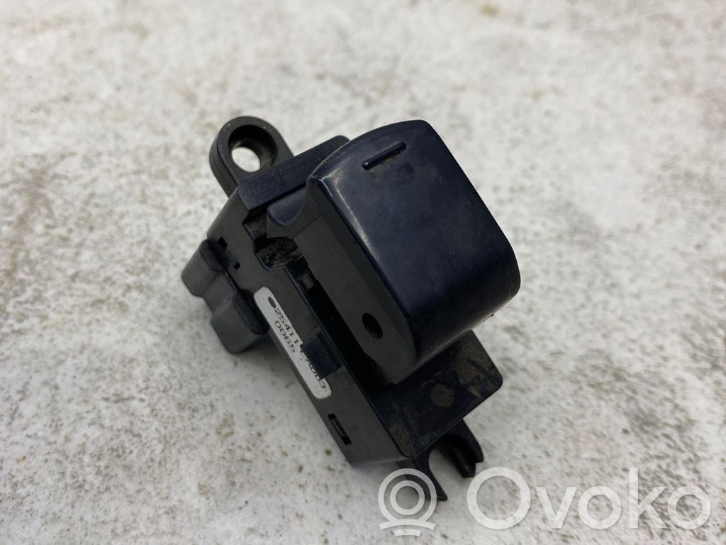 Nissan Pathfinder R51 Electric window control switch 