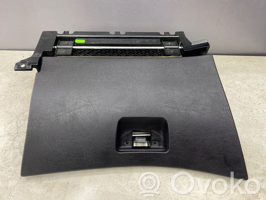 BMW 3 E46 Glove box 