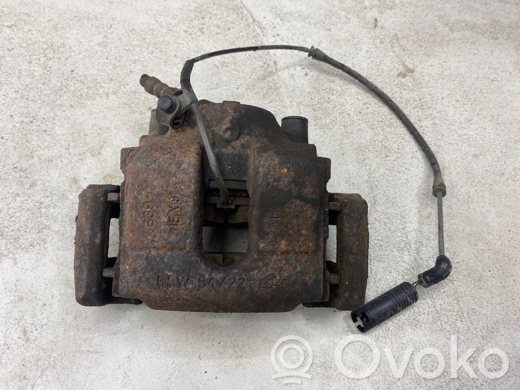 BMW 3 E46 Front brake caliper 