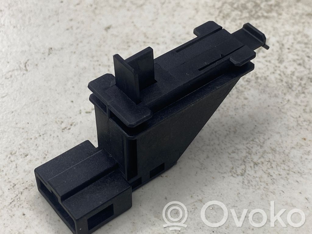 Sensor   1K0947561,PA6GF35