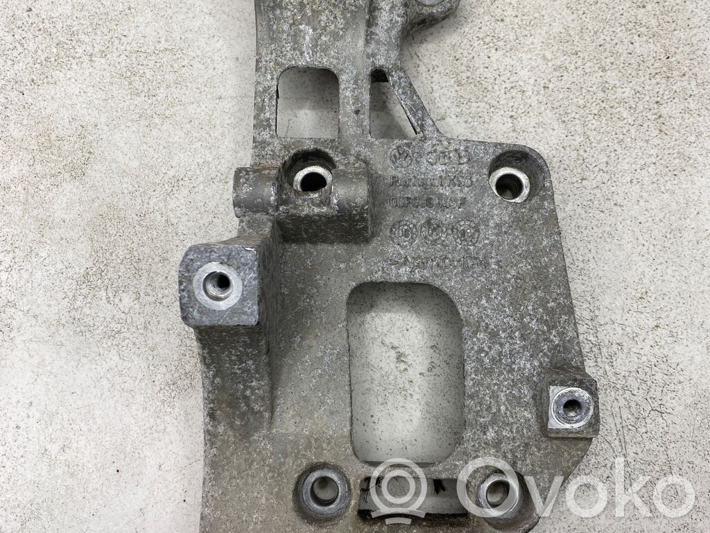 Volkswagen Golf V Generator/alternator bracket 