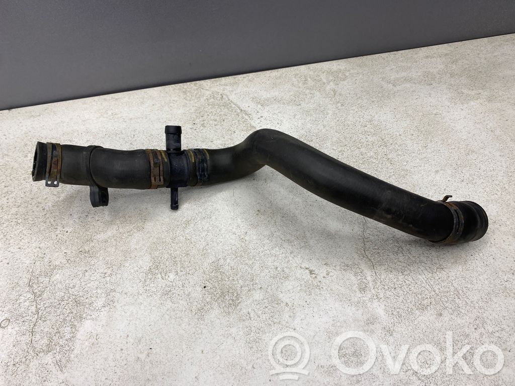 Volkswagen Golf V Engine coolant pipe/hose 