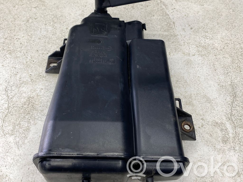 Opel Corsa D Aktiivihiilisuodattimen polttoainehöyrysäiliö 