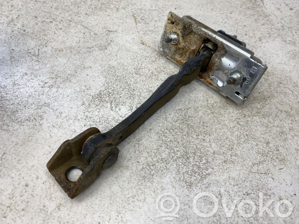 Opel Corsa D Etuoven pidätin 