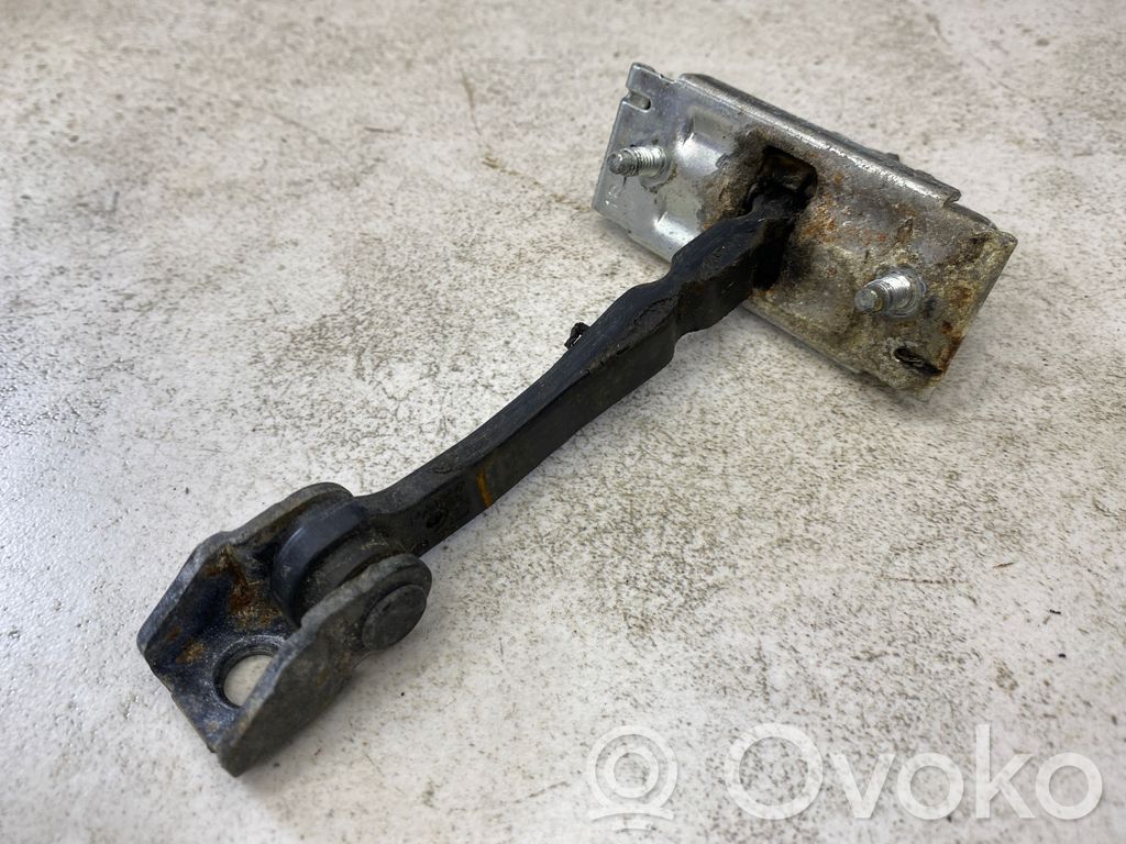 Opel Corsa D Etuoven pidätin 
