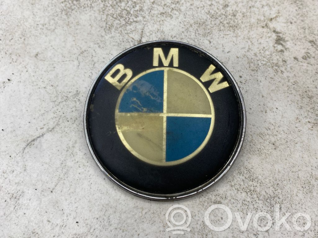 BMW 3 E46 Gamintojo ženkliukas 