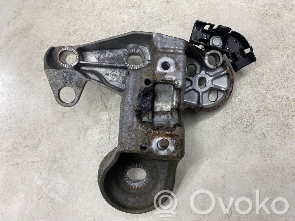 Audi A4 S4 B7 8E 8H Engine mounting bracket 