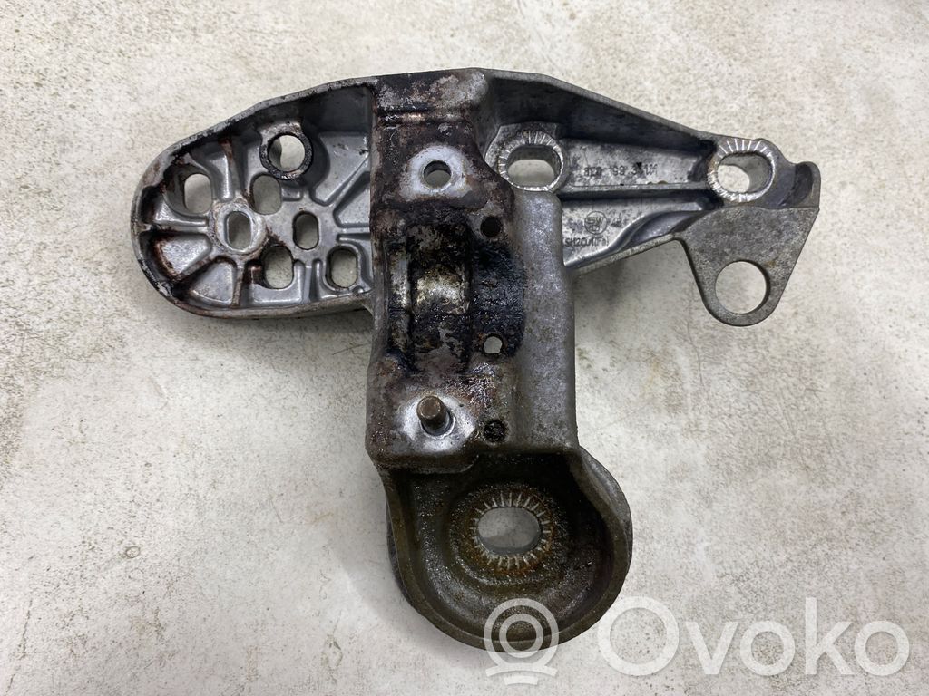 Audi A4 S4 B7 8E 8H Engine mounting bracket 