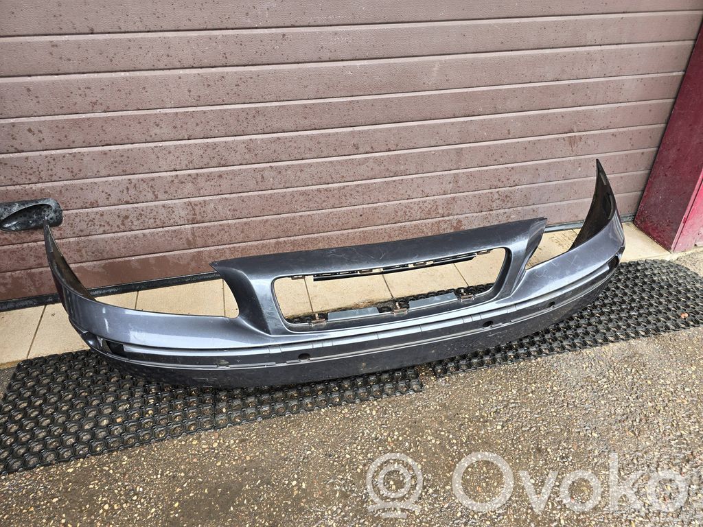 Volvo V70 Front bumper 