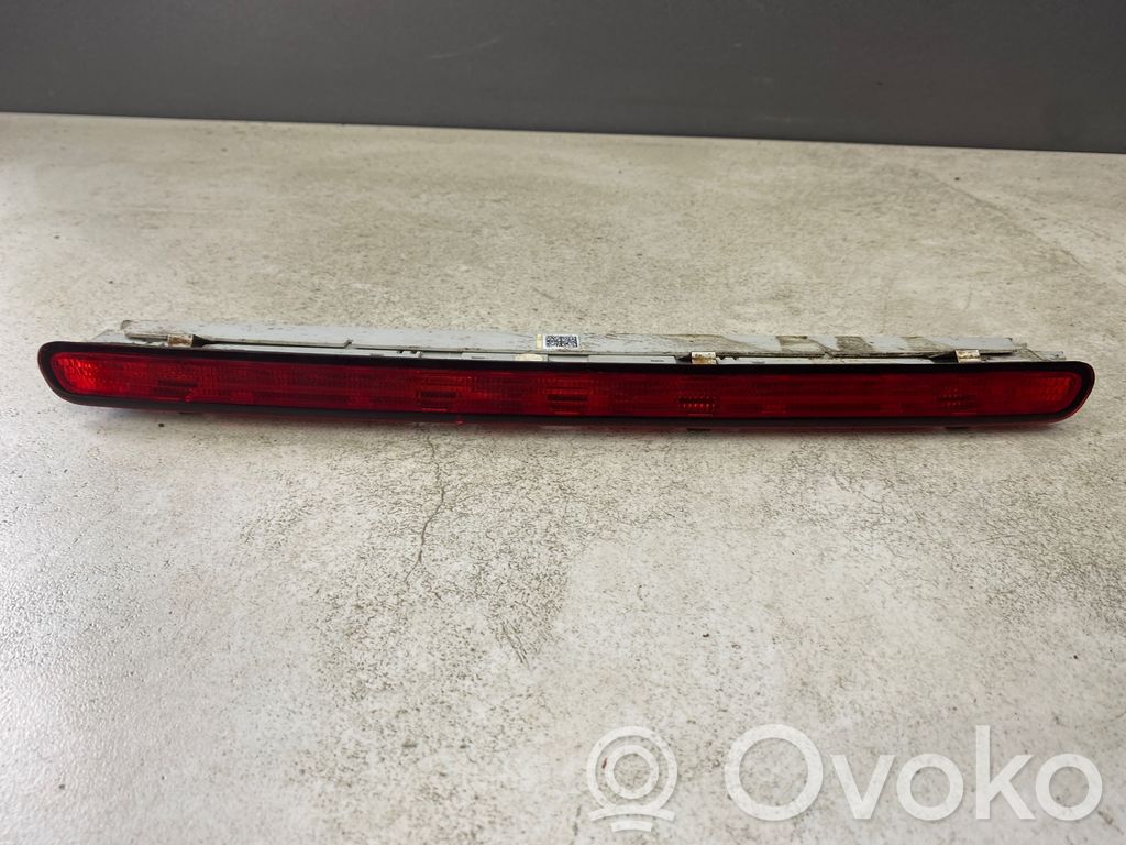 Audi A4 S4 B7 8E 8H Kolmas/lisäjarruvalo 