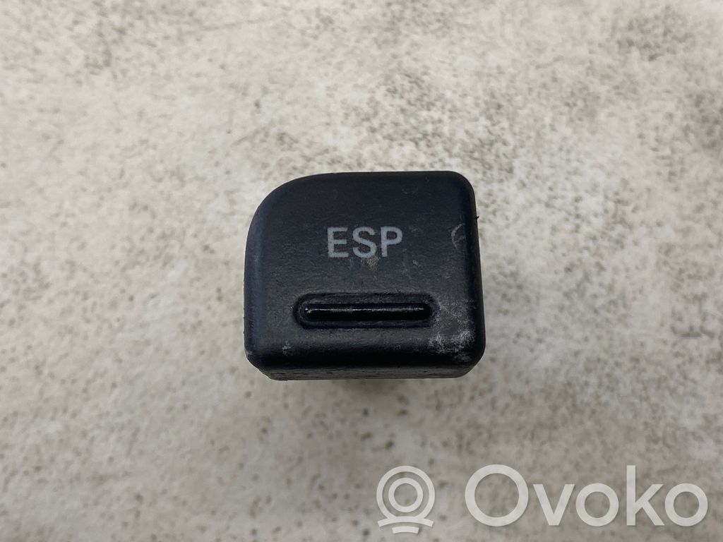 ESP (stability program) switch   8E1927134,01321M