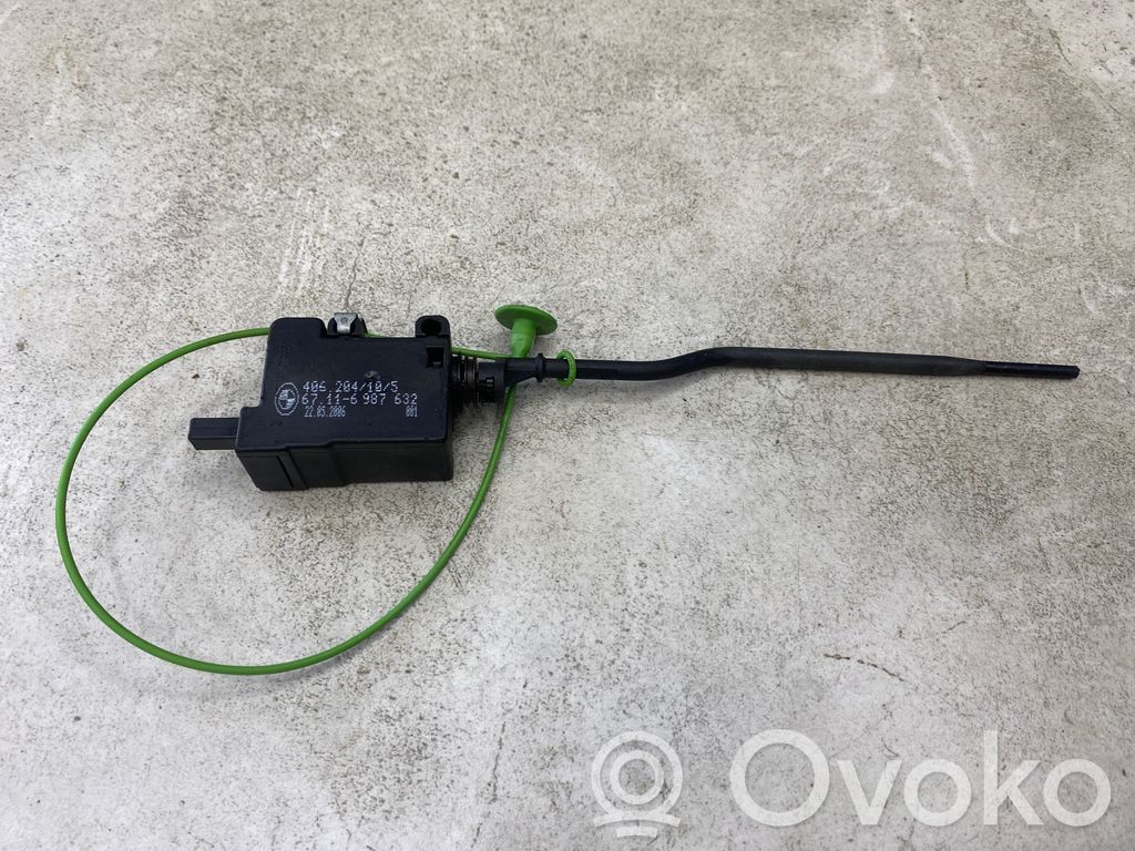 BMW 3 E90 E91 Fuel tank cap lock 