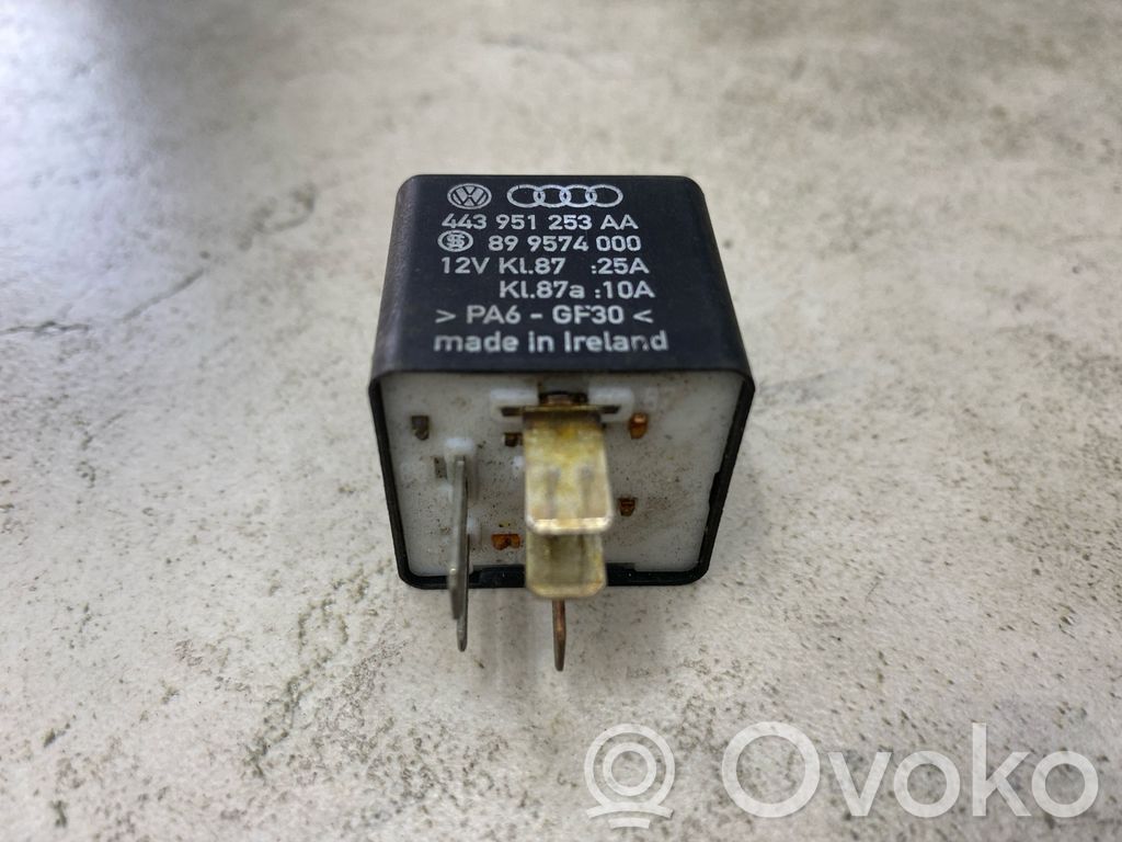 Volkswagen PASSAT B6 Other relay 