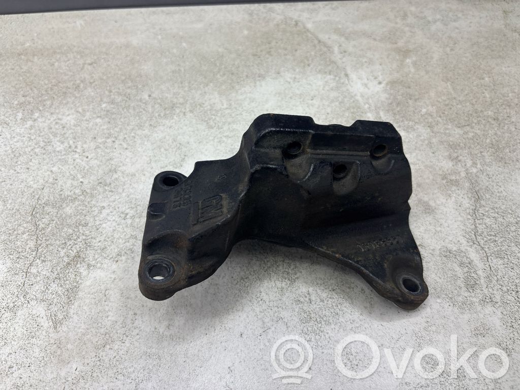 Opel Astra H Engine mounting bracket 