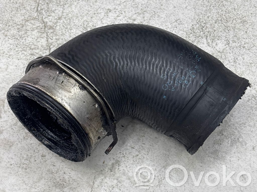 Audi A4 S4 B7 8E 8H Wąż / Rura intercoolera 
