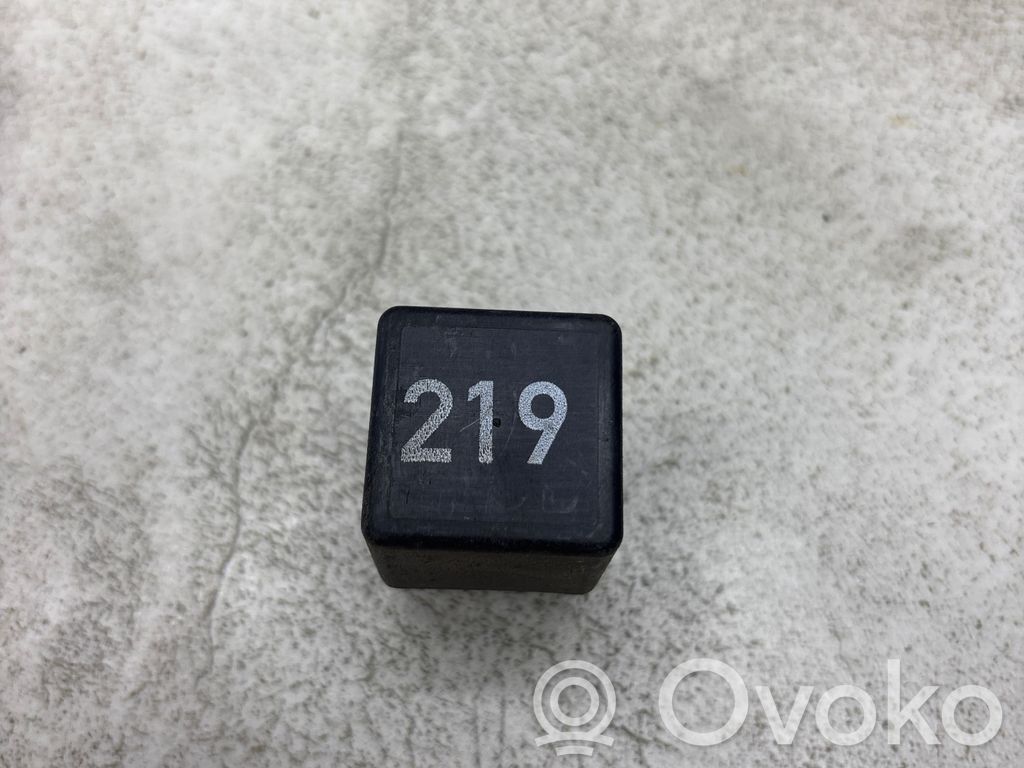 Audi A4 S4 B7 8E 8H Other relay 