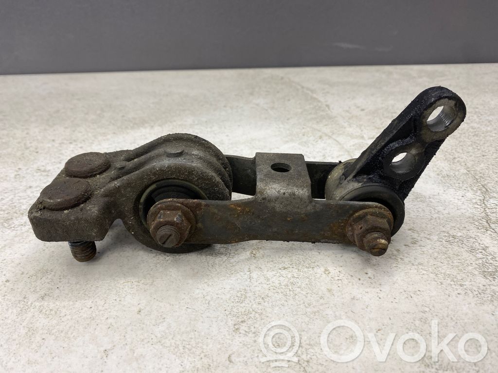 Volvo XC90 Gearbox mount 