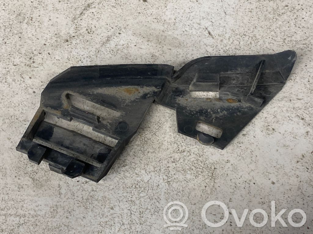 Volvo V50 Headlight/headlamp mounting bracket 