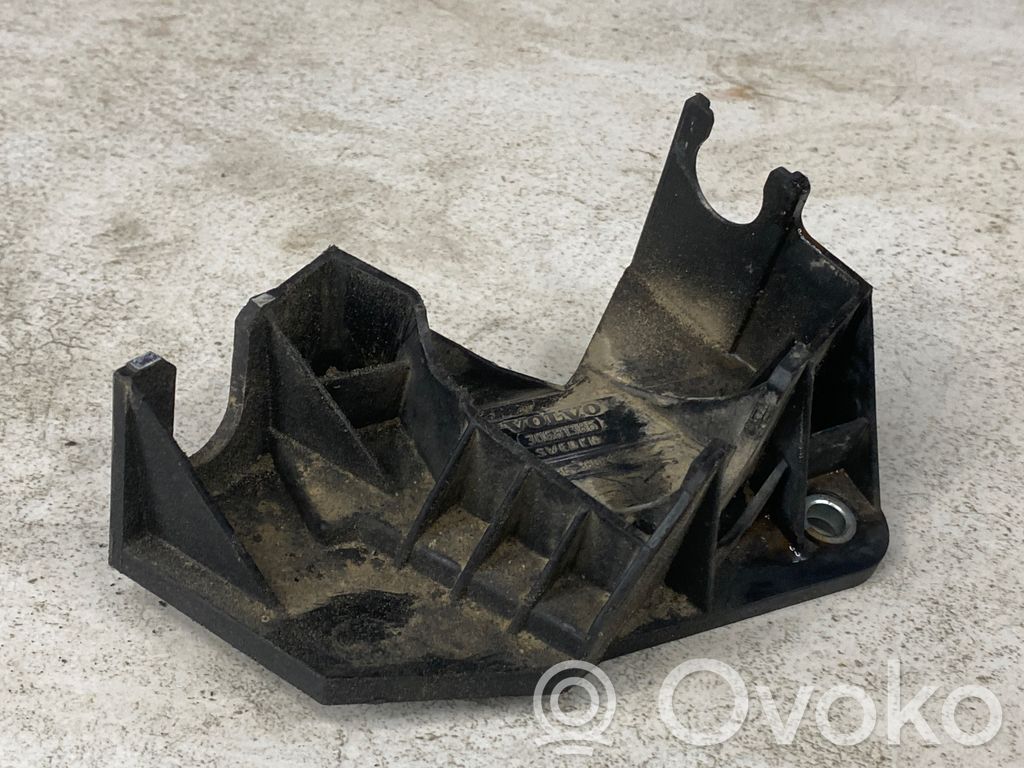 Volvo V50 Gear shift cable bracket 
