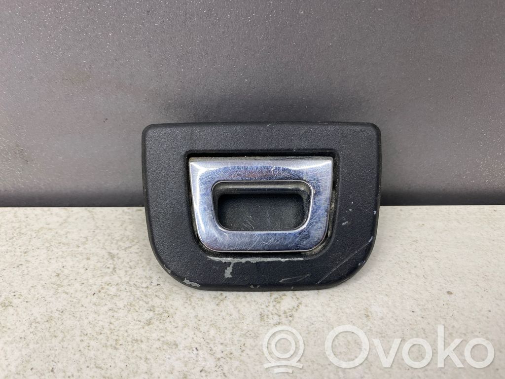 Tie down hook / loop