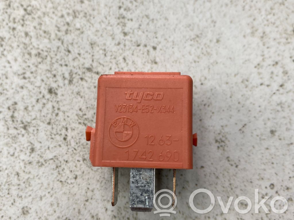 BMW 5 E60 E61 Other relay 