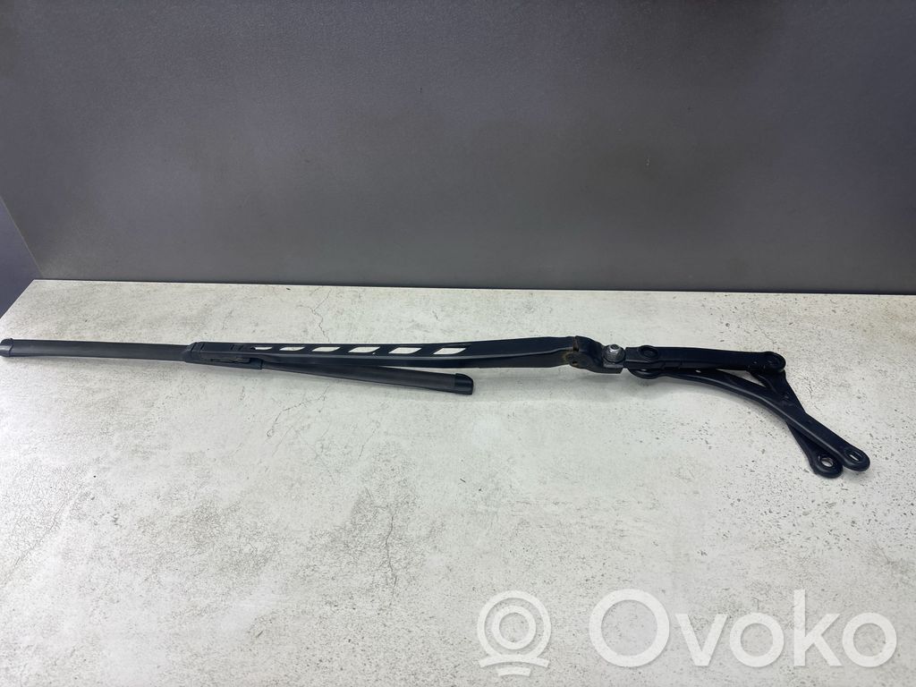 BMW 5 E60 E61 Front wiper blade arm 