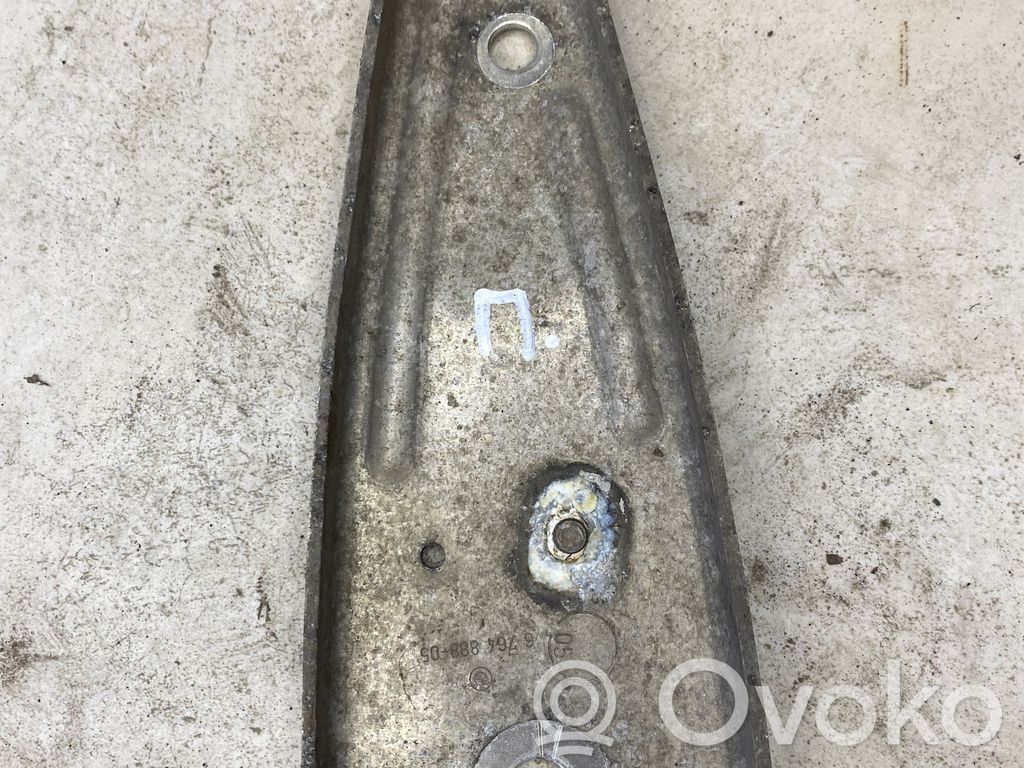 BMW 5 E60 E61 Cits aizmugures šasijas elements 