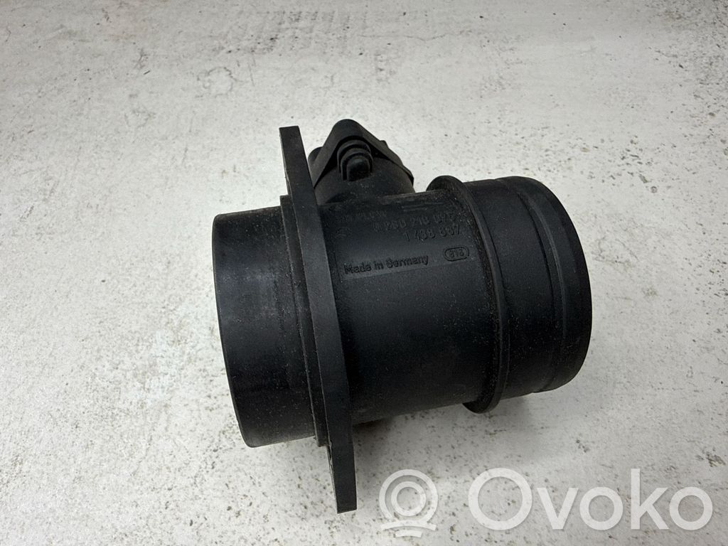 BMW 3 E46 Mass air flow meter 