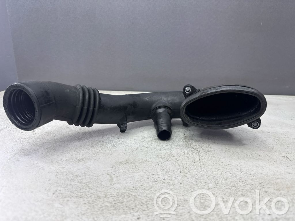 Air intake hose/pipe   7790552