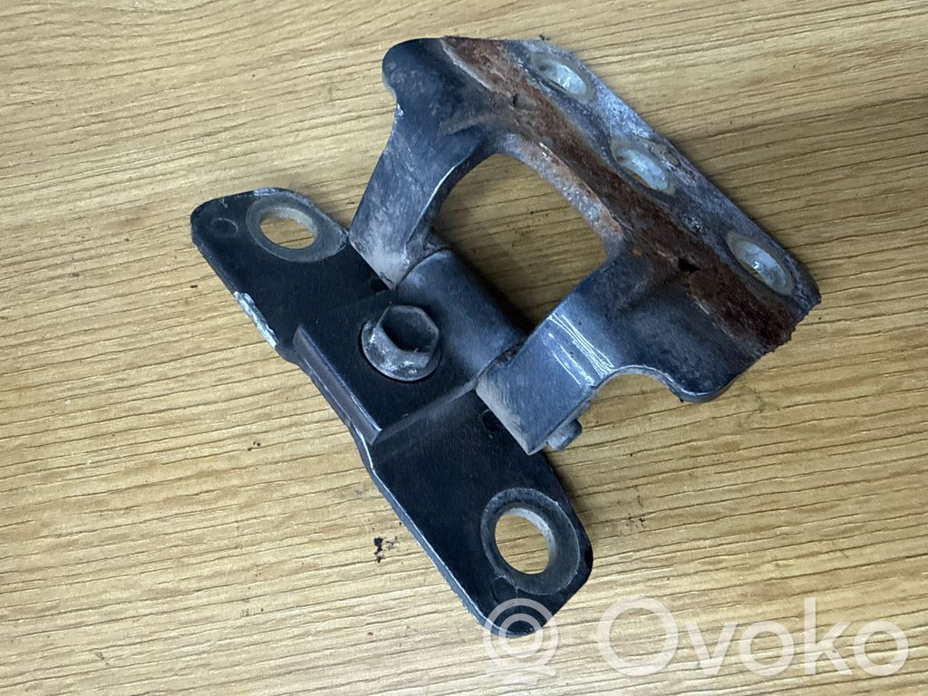 Volvo XC90 Tailgate/trunk/boot hinge 