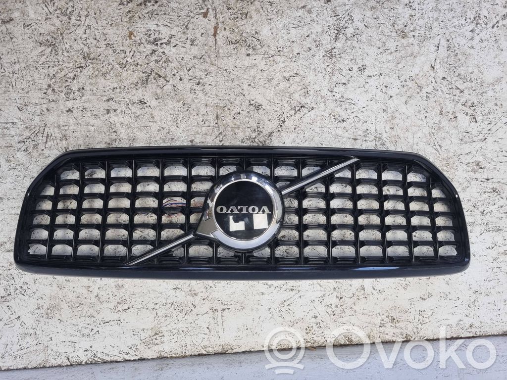 Volvo XC40 Etusäleikkö 