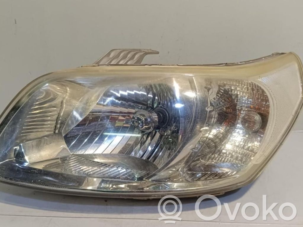 Headlight/headlamp   E132704