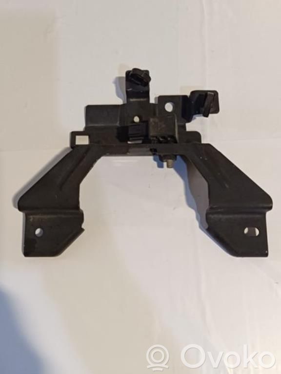 Tie down hook / loop   AV11A16860AA