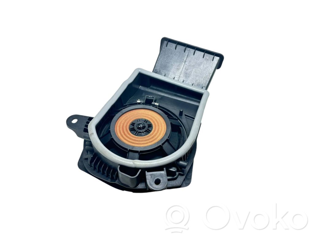 BMW X1 U11 Subwoofer 