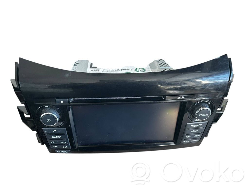Nissan Navara D23 Panel / Radioodtwarzacz CD/DVD/GPS 