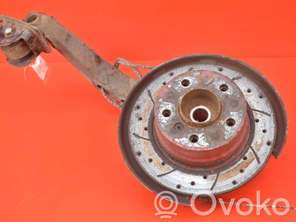 Front wheel hub spindle knuckle