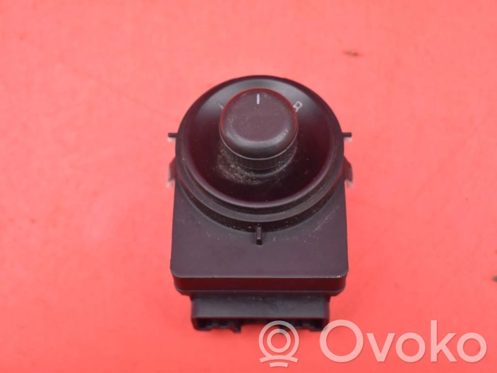 Chevrolet Cruze Mirror heating switch 