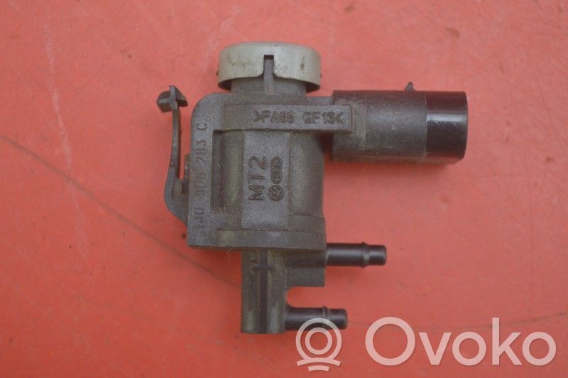Audi A4 S4 B6 8E 8H Valvola di depressione