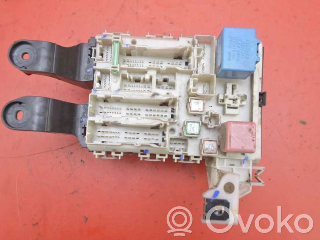 Toyota Avensis Verso Set scatola dei fusibili 