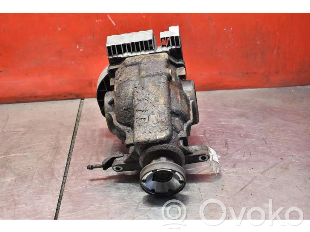 BMW 7 E65 E66 Galinis reduktorius 