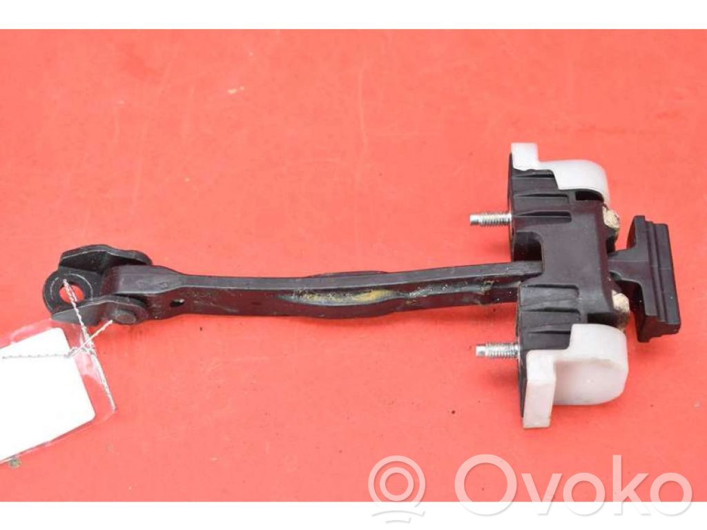 Opel Insignia A Etuoven pidätin 