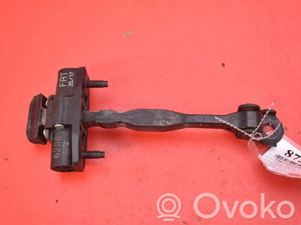 Opel Astra K Etuoven pidätin 