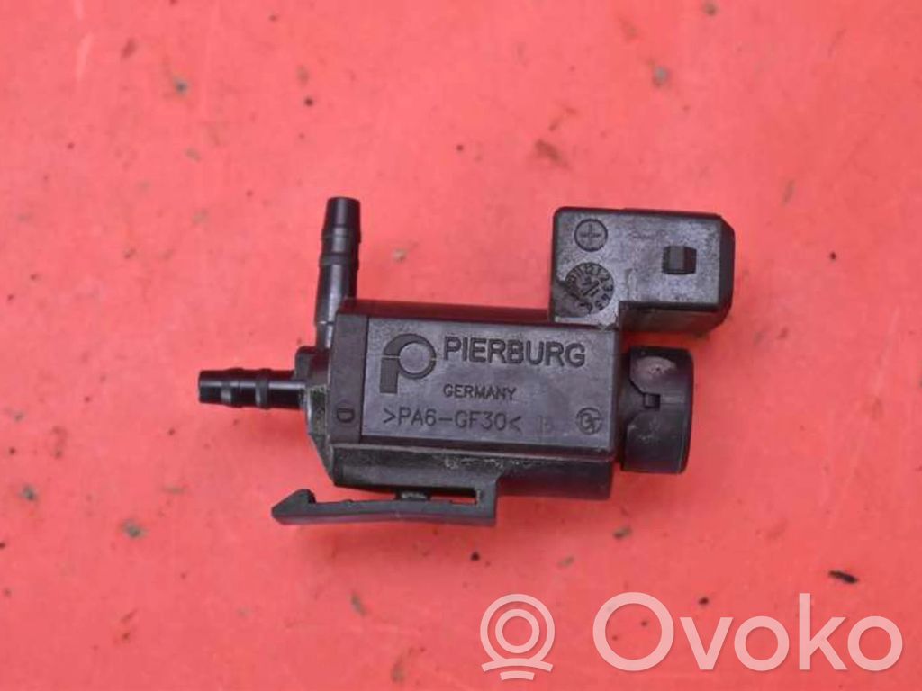 BMW 7 F01 F02 F03 F04 Valvola di depressione 