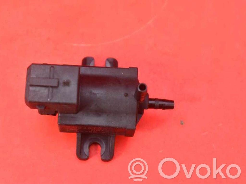 Opel Astra H Supapă vacuum 